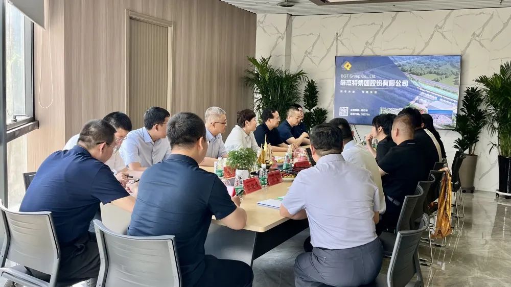 倍头条 | 乌海市市委副书记、市长崔景英一行莅临老子有钱lzyq88参观领导