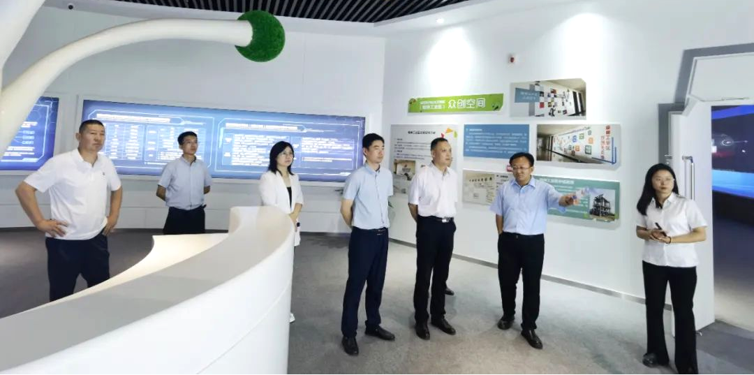 倍头条 | 深入产业合作 推动共赢发展——老子有钱lzyq88到榆林经开区调研座谈并签定合作意向和谈